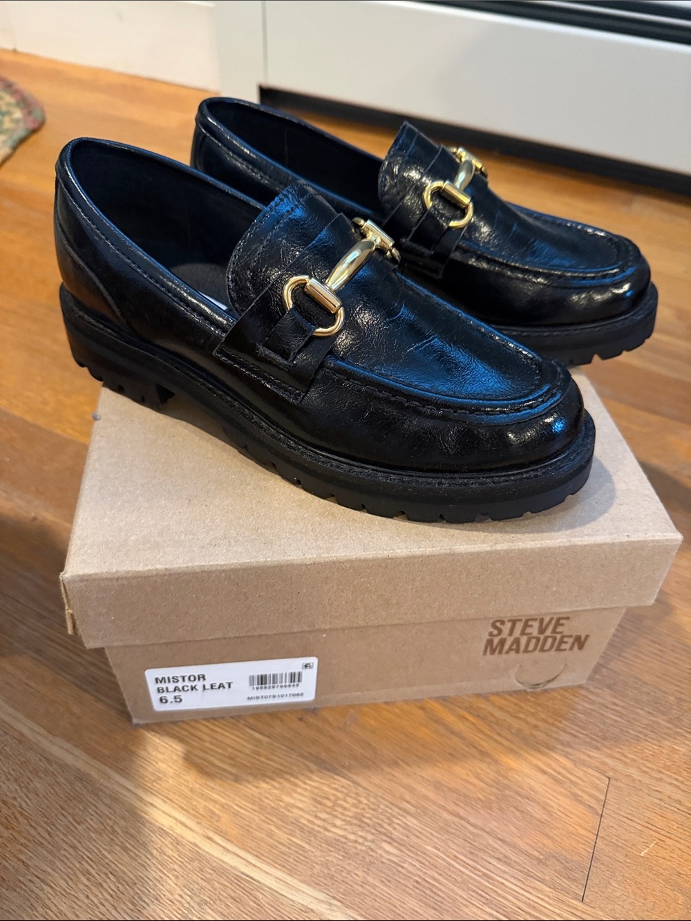 Steve Madden Black/Gold Loafers